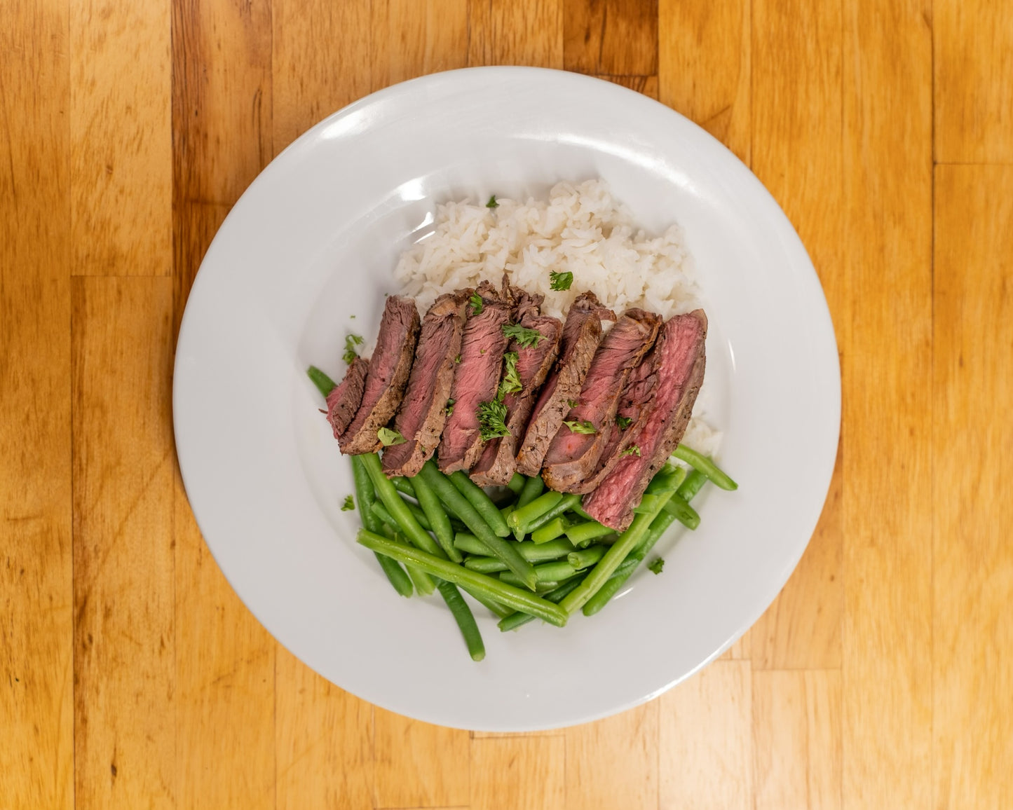 5 oz Top Sirloin Steak w/ Rice & Green Beans